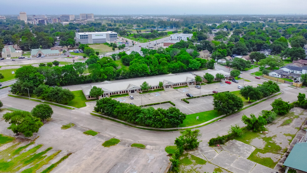 5751 Blythewood St, Houston, TX en alquiler - Foto del edificio - Imagen 3 de 40