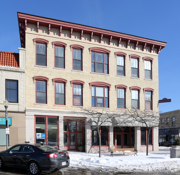 701-703 N 8th St, Sheboygan, WI en alquiler - Foto del edificio - Imagen 3 de 6