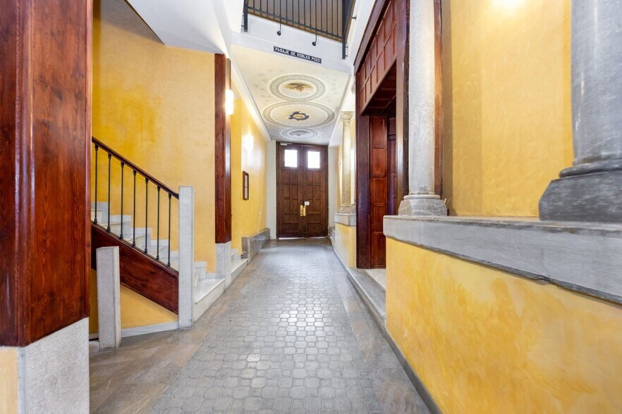 Local en Granada, Granada en venta - Foto del edificio - Imagen 3 de 17