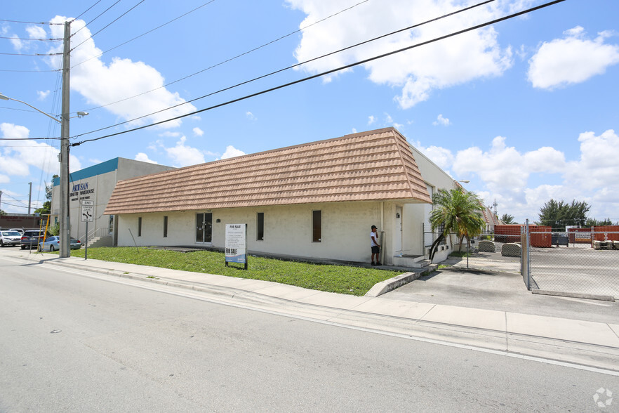 7752 NW 72nd Ave, Medley, FL en alquiler - Foto del edificio - Imagen 3 de 6