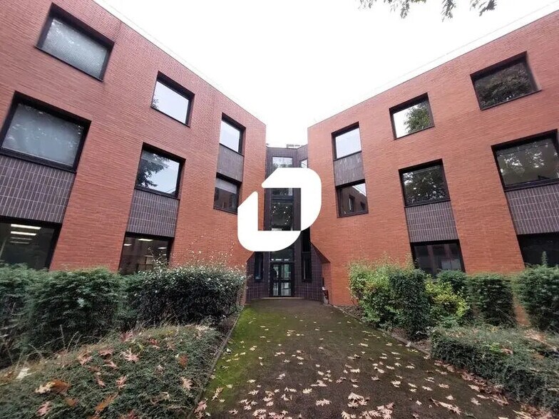 6 Rue Jean Pierre Timbaud, Montigny-le-Bretonneux en alquiler - Foto del edificio - Imagen 2 de 10