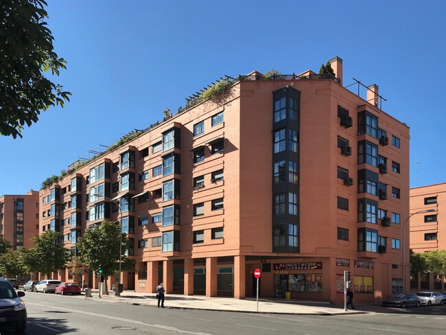 Más detalles de Calle Suecia, 35, Madrid - Edificio residencial​ en venta