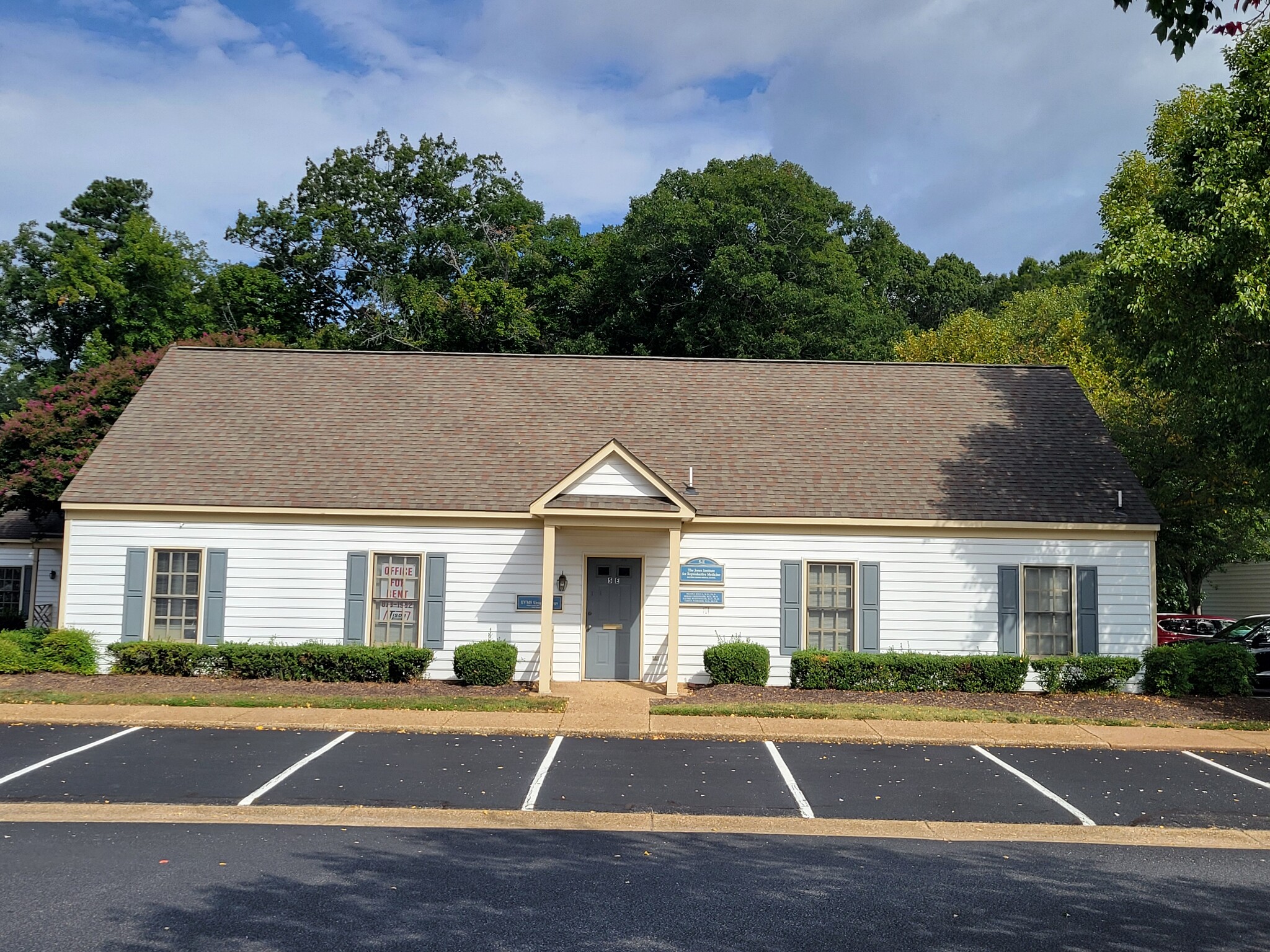 729 Thimble Shoals Blvd, Newport News, VA en alquiler Foto del edificio- Imagen 1 de 10