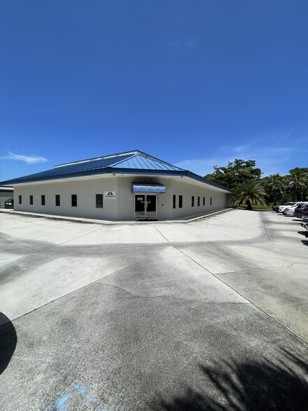 399 East Dr, Melbourne, FL en alquiler - Foto del edificio - Imagen 1 de 19