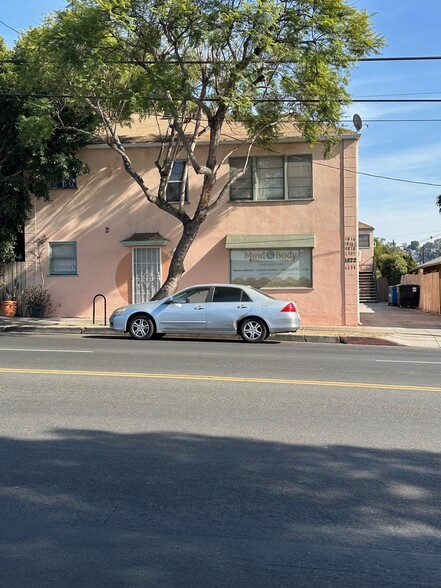 1816-1822 Hillhurst Ave, Los Angeles, CA en venta - Foto del edificio - Imagen 1 de 12