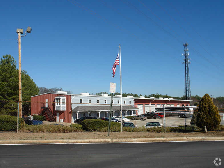 705 Lively Ave, Norcross, GA en alquiler - Foto del edificio - Imagen 3 de 4