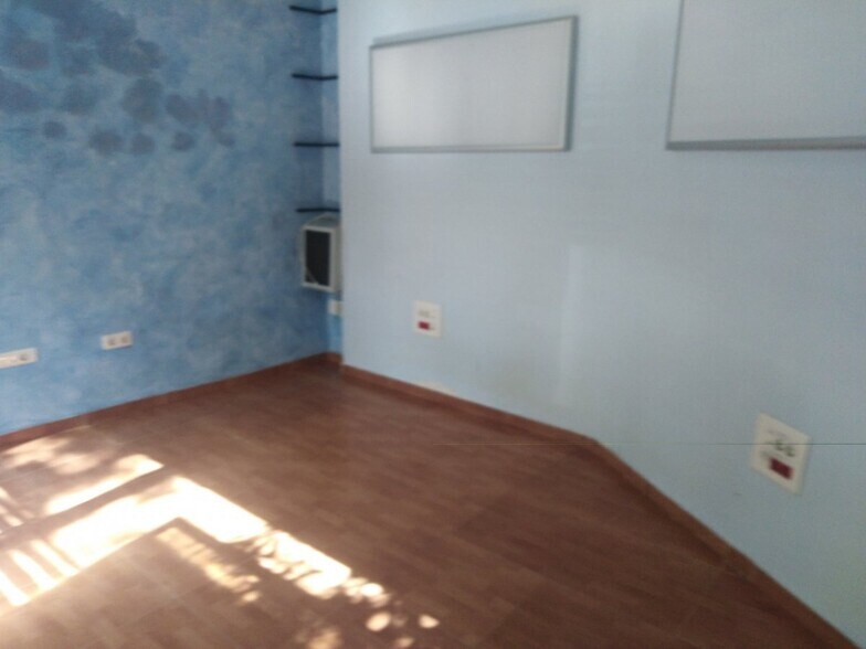 Local en Córdoba, Córdoba en alquiler - Foto del edificio - Imagen 2 de 10