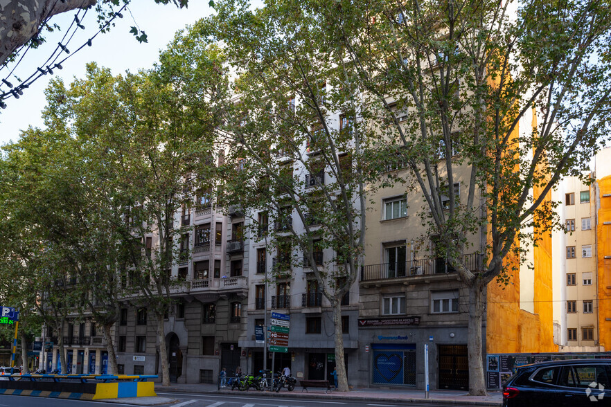 Calle Marqués de Urquijo, 32, Madrid, Madrid en alquiler - Foto del edificio - Imagen 2 de 2