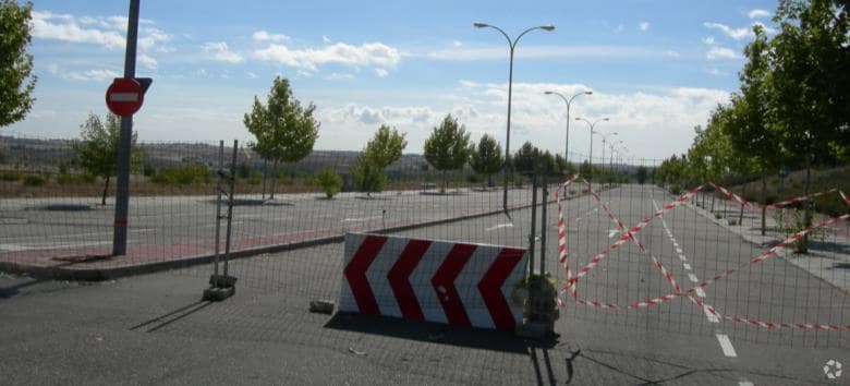 Calle Juan de la Cierva, s/n, Arroyomolinos, Madrid en venta - Foto del edificio - Imagen 2 de 3