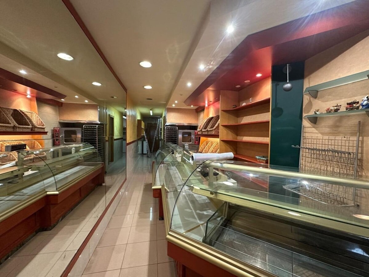 Santa Coloma de Gramenet, BAR 08922 - - - Foto del interior - Image 2 of 11