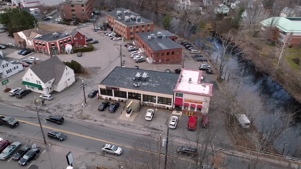 33 Highland Ave, Needham, MA en alquiler - Vídeo de anuncio comercial - Imagen 2 de 21