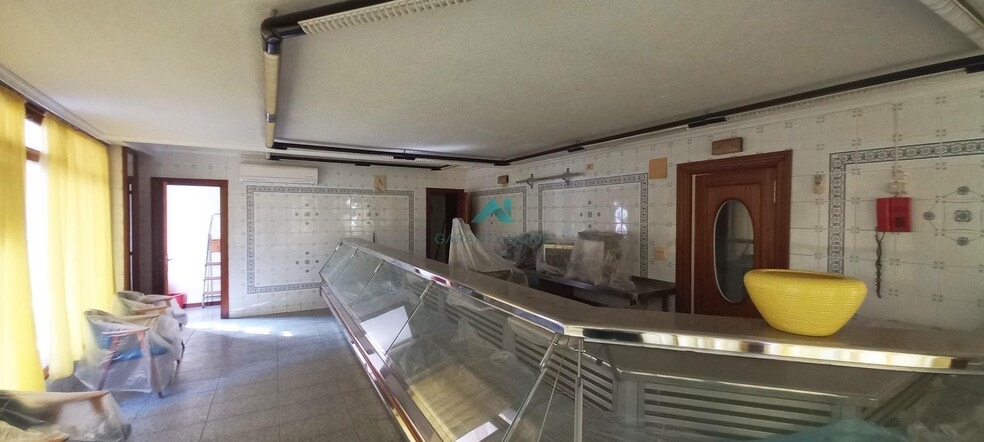 Local en Santoña, Cantabria en venta - Foto del interior - Imagen 1 de 8