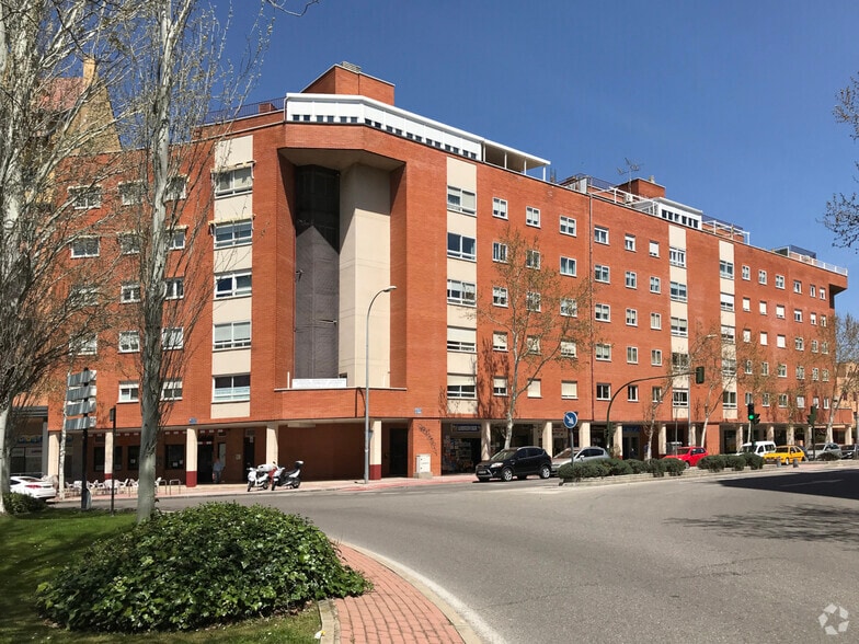 Edificio residencial en Alcalá de Henares, Madrid en venta - Foto principal - Imagen 1 de 1
