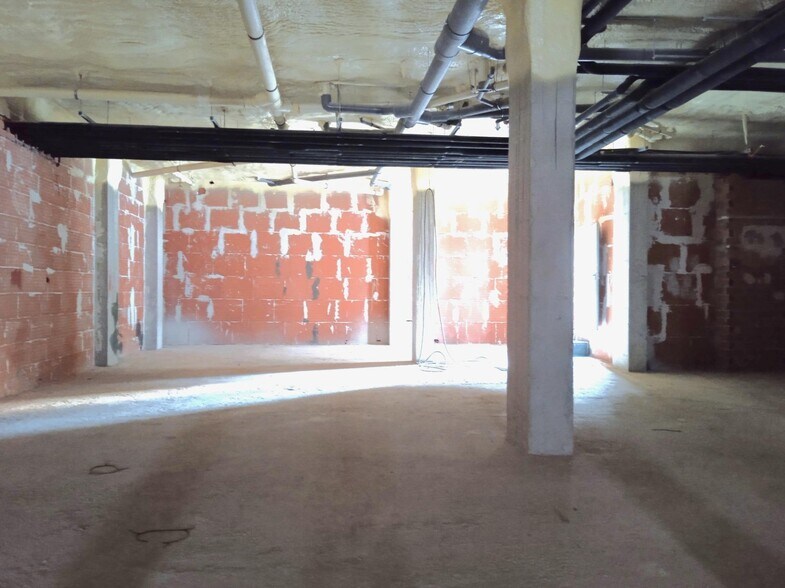 Local en Oviedo, Asturias en alquiler - Foto del edificio - Imagen 3 de 21