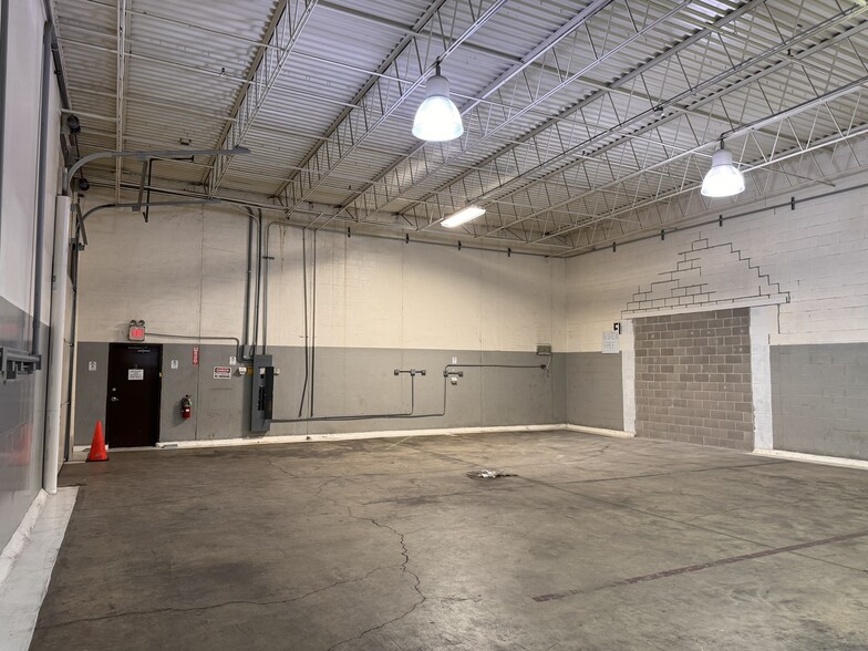 868-878 Tower Rd, Mundelein, IL en alquiler - Foto del interior - Imagen 3 de 6