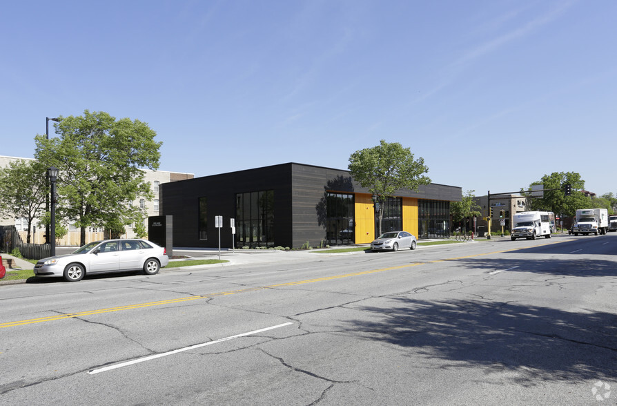 2700 Hennepin Ave, Minneapolis, MN en alquiler - Foto del edificio - Imagen 2 de 11