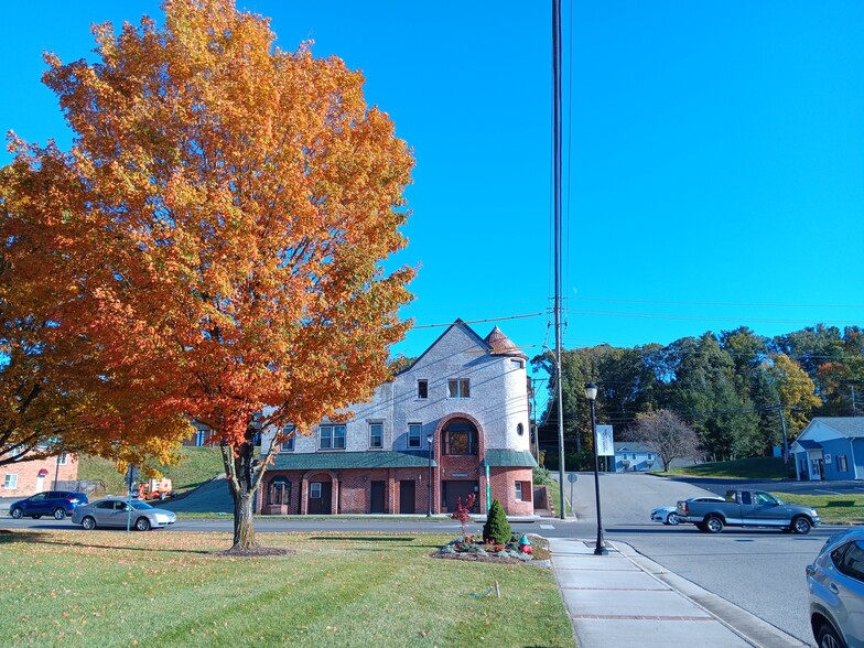 642 W Main St, Radford, VA en alquiler - Foto del edificio - Imagen 1 de 16