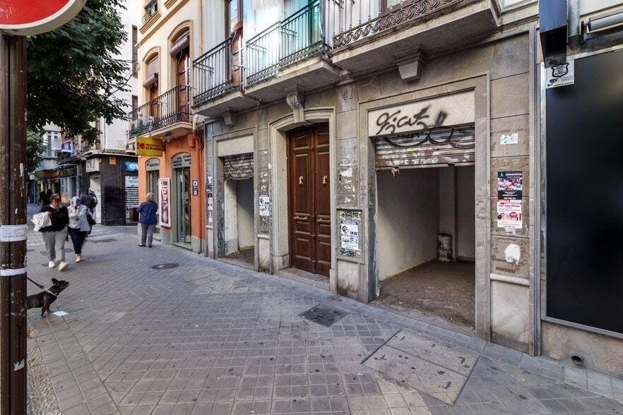 Local en Granada, Granada en venta - Foto del edificio - Imagen 2 de 19