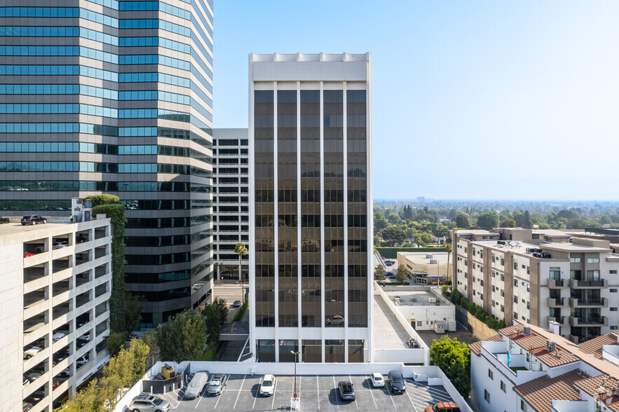 15250 Ventura Blvd, Sherman Oaks, CA en alquiler - Foto del edificio - Imagen 3 de 8