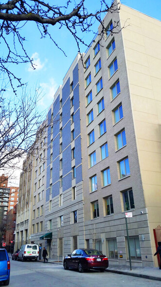 9009 160th St, Jamaica, NY en alquiler - Foto del edificio - Imagen 2 de 6