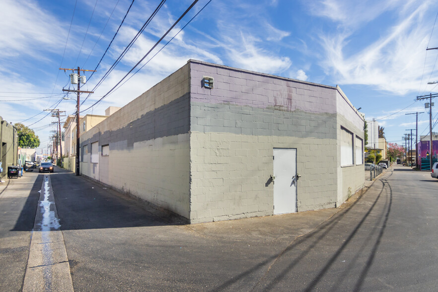 11129 Hartsook St, North Hollywood, CA en alquiler - Foto del edificio - Imagen 2 de 27