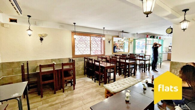 Más detalles de Carrer Dalt de la Ciutadella, Santa Coloma de Gramenet - Local en alquiler