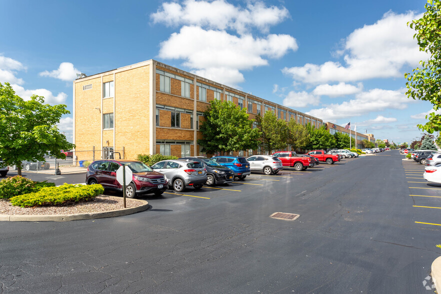 4433 Genesee St, Cheektowaga, NY en alquiler - Foto del edificio - Imagen 3 de 18