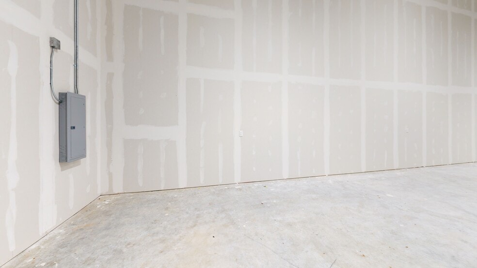 Aubrey Industrial Park cartera de 4 inmuebles en venta en LoopNet.es - Matterport 3D Scan - Imagen 3 de 26