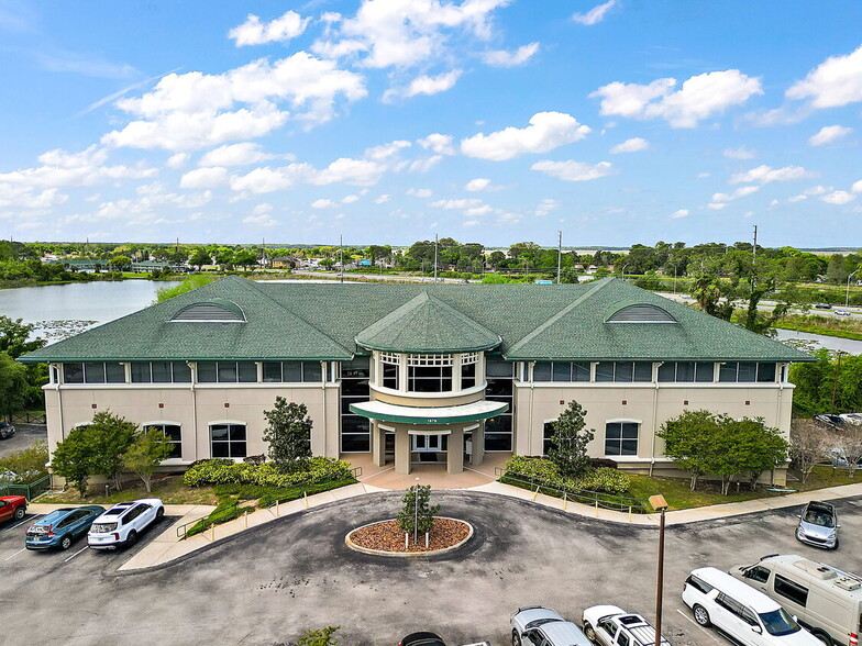 1879 Nightingale Ln, Tavares, FL en alquiler - Foto del edificio - Imagen 2 de 24