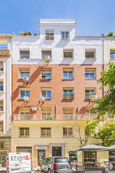 Edificios residenciales en Madrid, MAD en venta - Foto del edificio - Imagen 2 de 2