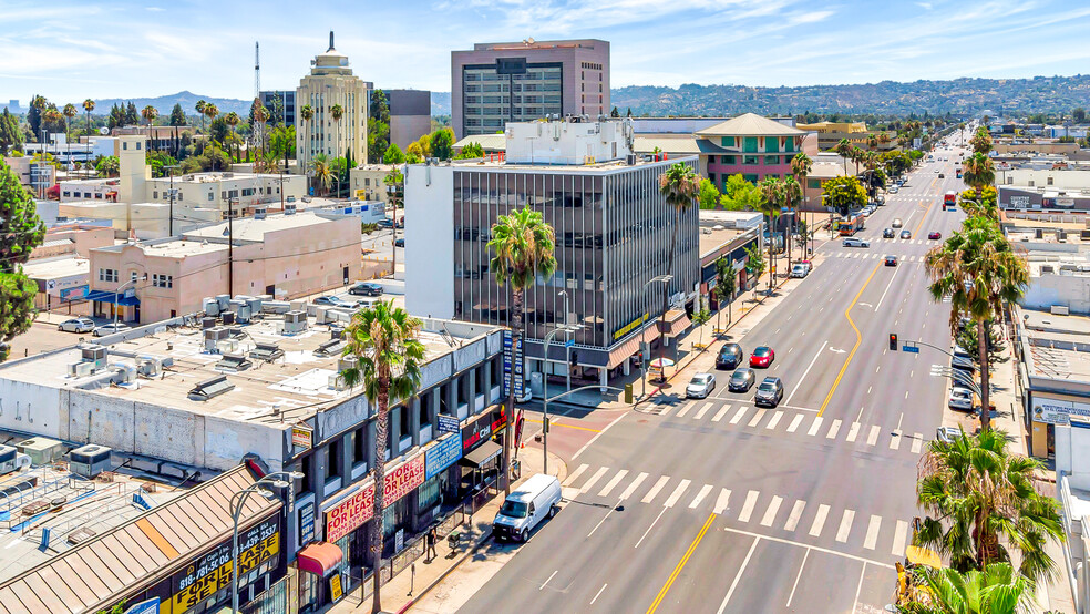 6350-6356 Van Nuys Blvd, Van Nuys, CA en alquiler - Foto del edificio - Imagen 3 de 6