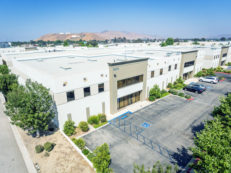 10675 San Sevaine Way, Jurupa Valley, CA en alquiler - Foto del edificio - Imagen 1 de 5