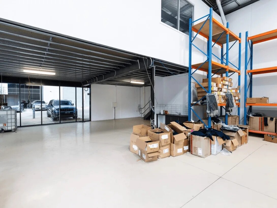 10 Cawley Rd, Yarraville, VIC 3013 - Unidad 1 - - Foto del interior - Image 2 of 3
