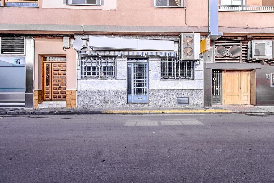 Edificio residencial en Valdepeñas, Ciudad Real en venta - Foto del edificio - Imagen 3 de 11