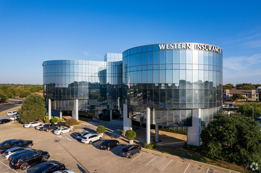 5601 Bridge St, Fort Worth, TX en alquiler - Foto del edificio - Imagen 2 de 8