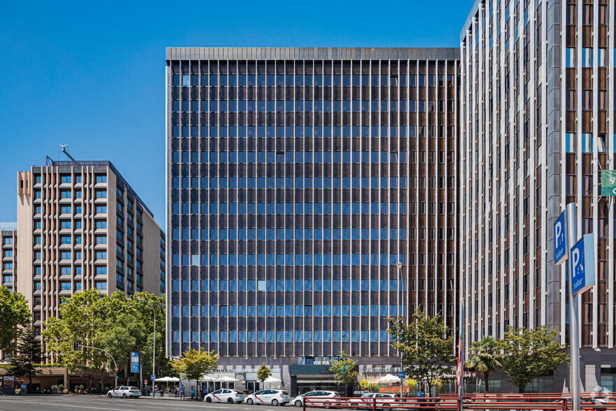 Calle Agustín de Foxá, 27, Madrid, Madrid en alquiler - Foto del edificio - Imagen 3 de 4