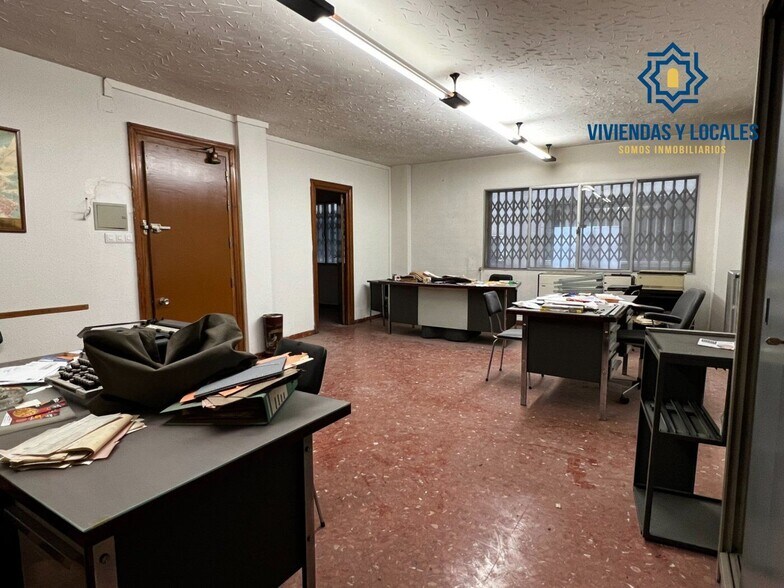Oficina en Granada en venta - Foto del edificio - Imagen 3 de 15