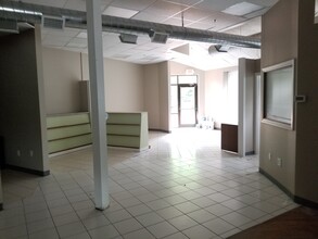 574 Washington St, Easton, MA en alquiler Foto del interior- Imagen 2 de 7