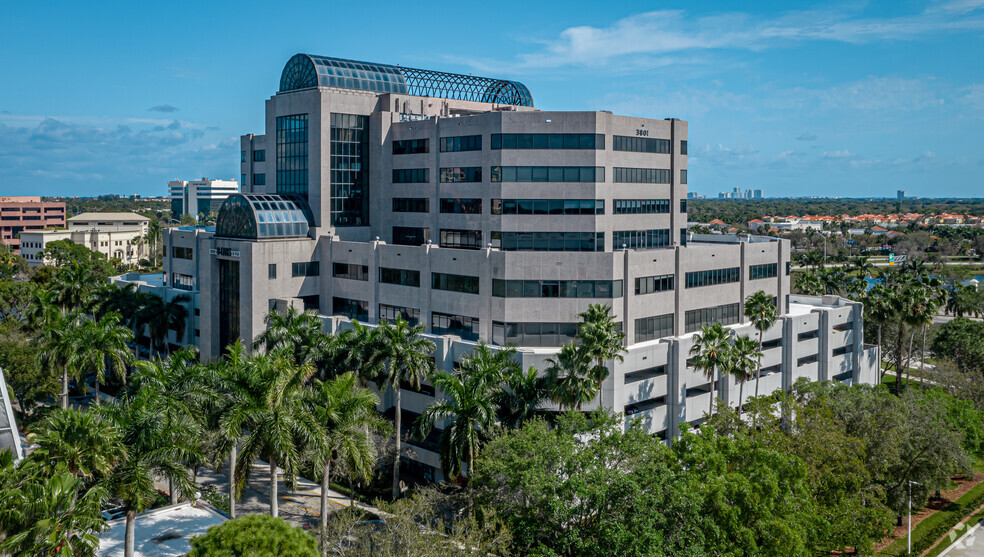 3801 PGA Blvd, Palm Beach Gardens, FL en alquiler - Foto del edificio - Imagen 1 de 8