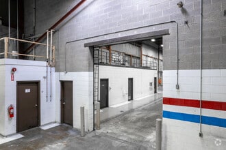 2 Colony Ct, Brampton, ON en alquiler Foto del interior- Imagen 2 de 19