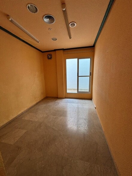 Local en Córdoba, Córdoba en alquiler - Foto del edificio - Imagen 2 de 19