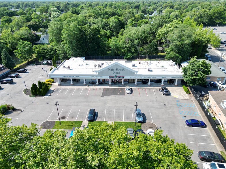 79-97 E Main St, East Islip, NY en alquiler - Foto del edificio - Imagen 1 de 4