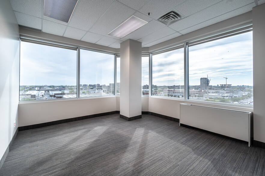 9001 Boul De L'acadie, Montréal, QC en alquiler - Foto del interior - Imagen 3 de 15