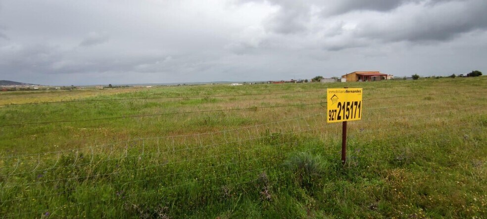 Terreno en Sierra de Fuentes en venta - Foto del edificio - Imagen 1 de 3