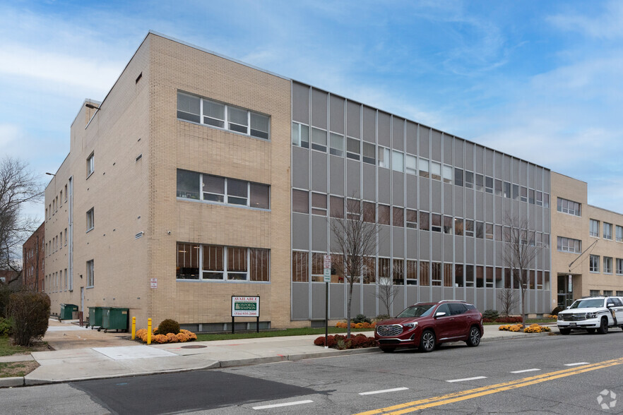 229 7th St, Garden City, NY en alquiler - Foto del edificio - Imagen 3 de 5