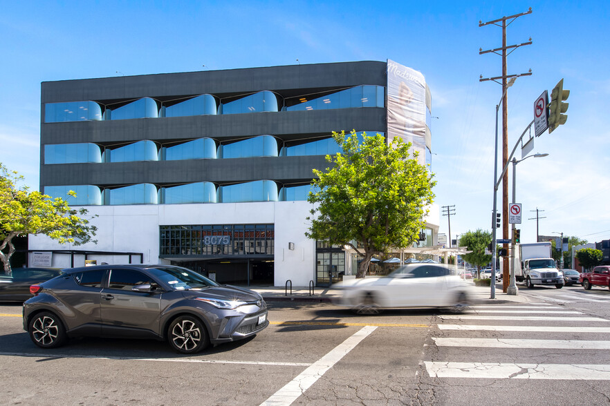 8065-8075 W 3rd St, Los Angeles, CA en venta - Foto del edificio - Imagen 3 de 34