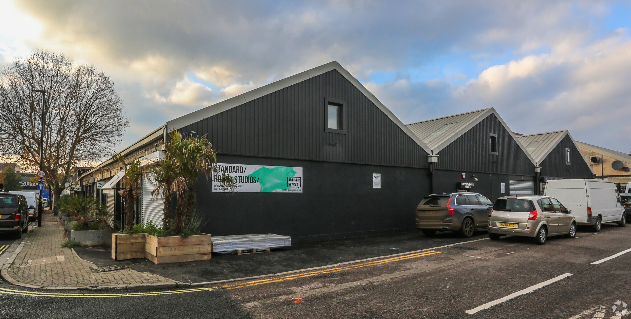 52-56 Standard Rd, London en alquiler Foto principal- Imagen 1 de 7