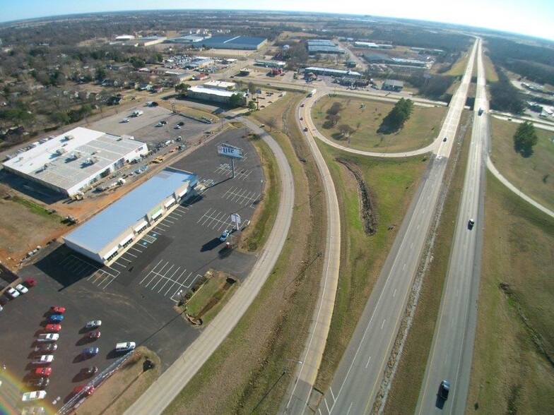 372 Bryan Dr, Durant, OK en alquiler - Foto del edificio - Imagen 3 de 4