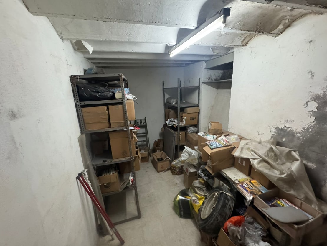 Madrid, MAD 28001 - - - Foto del interior - Image 2 of 3