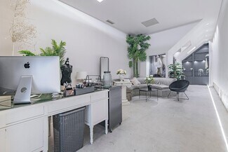 Más detalles de Cuesta del Perro, 1, Granada - Local en venta